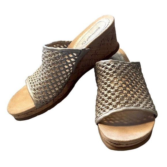BARETRAPS - THE FLOSSY WEDGE SANDAL- NWT - SIZE 8.5 - METALLIC COLOR - S3 - Picture 3 of 15